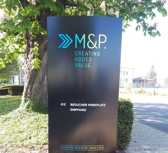 Außen- und Leuchtwerbung